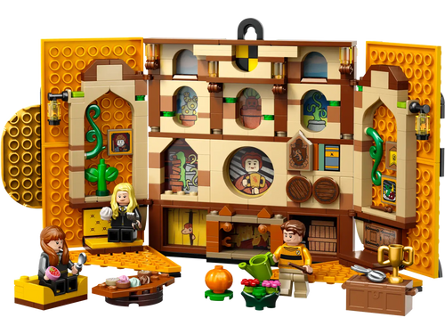 LEGO® Hufflepuff™ House Banner